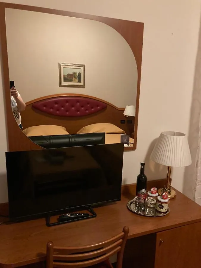 Hotel Banatium B&B Cucina Tezze sul Brenta 2*,